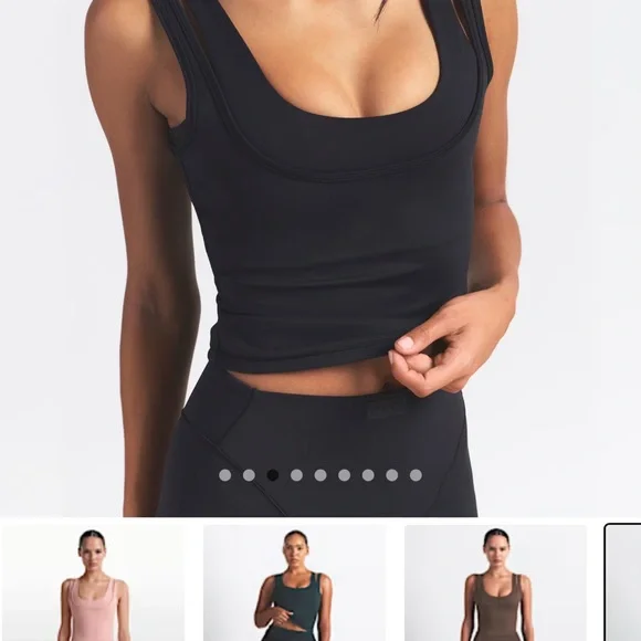 SKIMS Black Top - Picture 5 of 5